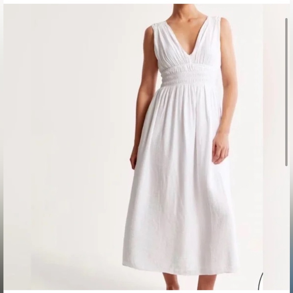 Abercrombie & Fitch - Elegant White Maxi Dress